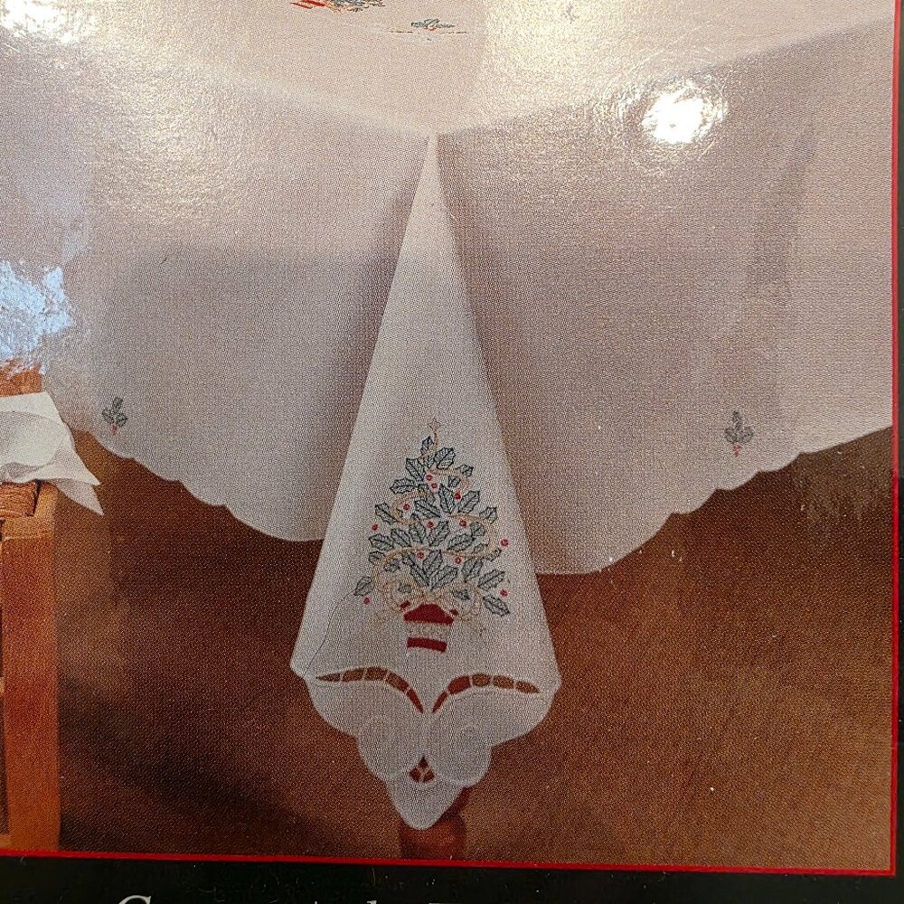 rectangle Vintage Christmas Holly & Ribbons Table Cloth Subtle On White 1997